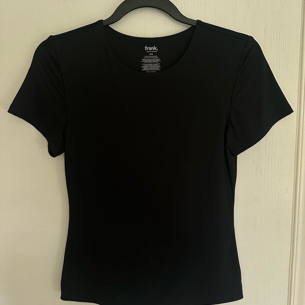 Frank by Frank & Oak Contour t shirt